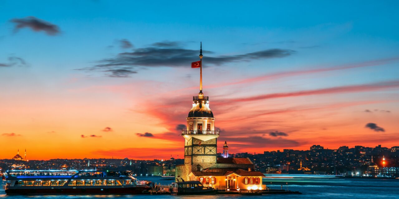 La Tour de Léandre d’Istanbul : Entre Histoire Maritime et Légendes Séduisantes