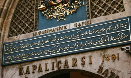 Le Grand Bazar d’Istanbul : Un Labyrinthe Envoûtant de Trésors et de Traditions