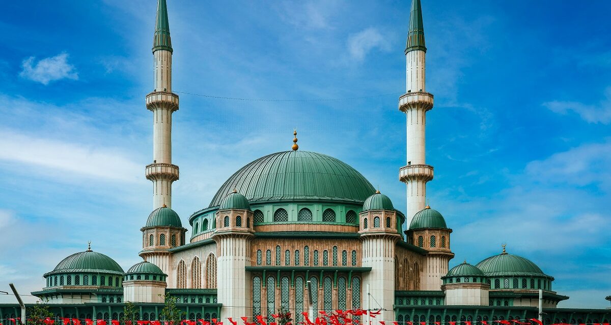 La Mosquée de Taksim : Un Joyau Spirituel au Cœur de l’Effervescence Urbaine