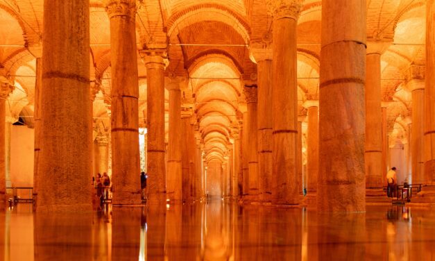 La Citerne Basilique d’Istanbul : Un Chef-d’Œuvre Souterrain de Mystère et d’Histoire