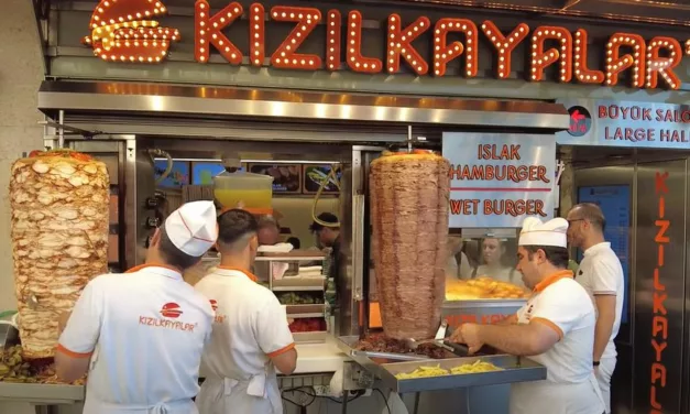 Kızılkayalar Hamburger : L’Islak Hamburger au Cœur d’Istanbul avec ses 6 Adresses