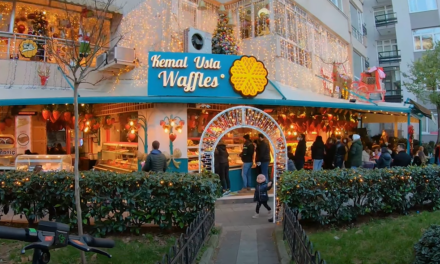 Découvrez les Délices des Gaufres de Kemal Usta Waffles à Kadiköy
