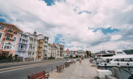 Arnavutköy à Istanbul : Balades sur le Bosphore à Beşiktaş et Cafés Pittoresques pour un Voyage Inoubliable