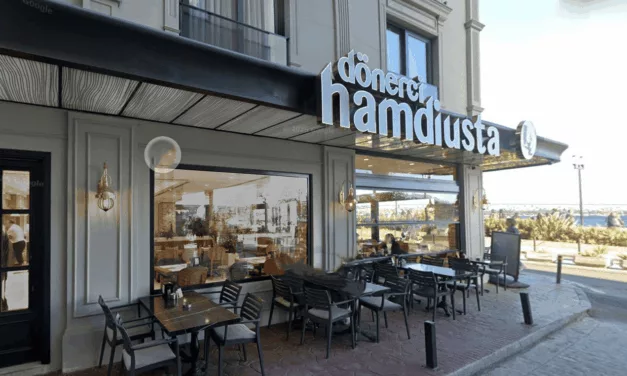 Dönerci Hamdi Usta Istanbul : L’Incontournable de la Cuisine Turque à Karaköy