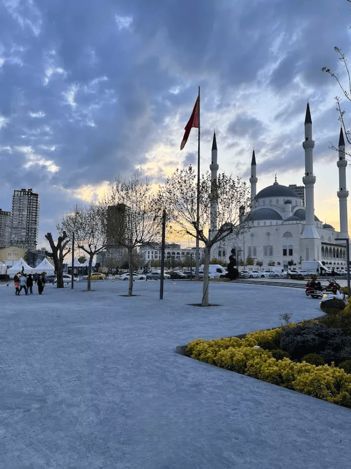 Basaksehir Central Mosque exterieur