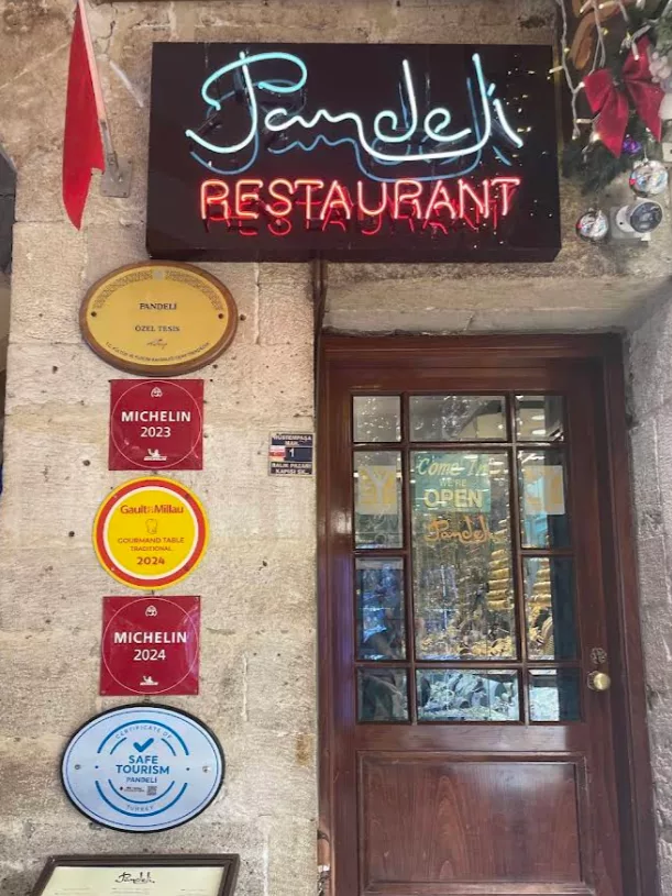 Pandeli Restaurant : Voyage Culinaire Ottoman à Istanbul